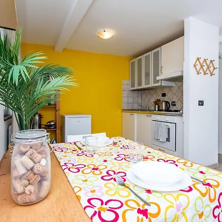 Apartment Adorno 3 - Affitti Brevi Italia *
